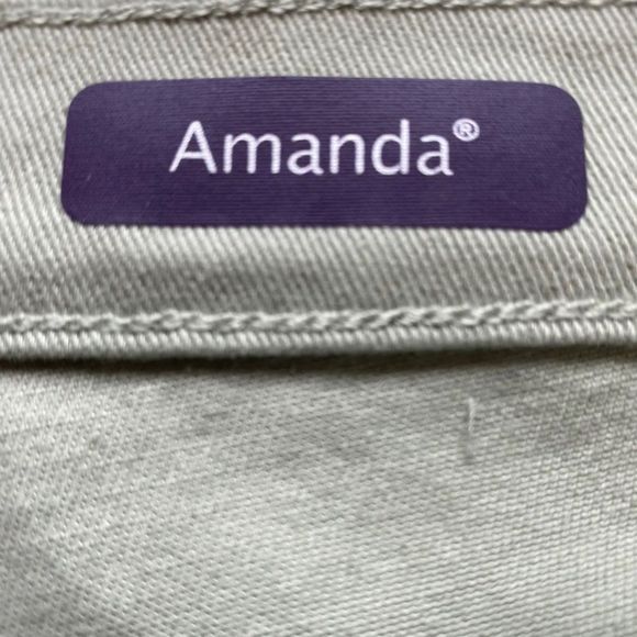 Gloria Vanderbilt Amanda Tapered Leg High Rise Jeans Size 12 - Picture 4 of 8